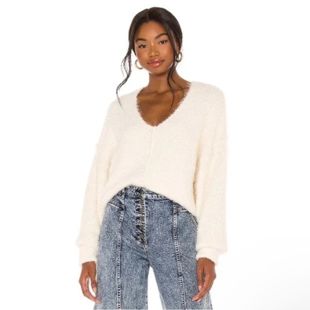 Free People Icing Cream V-Neck Sweater Size Smaol Women’s Super Soft